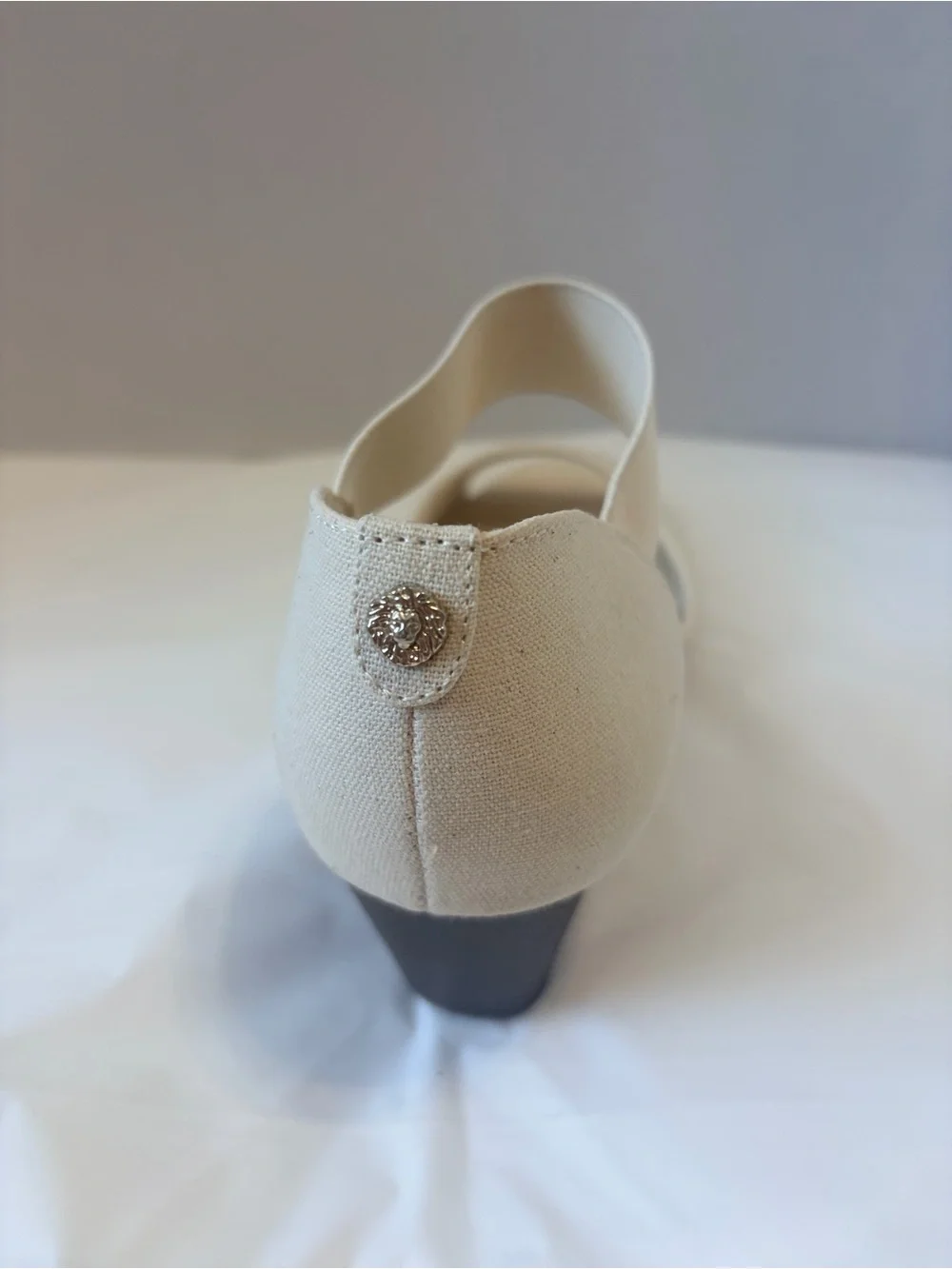 Anne Klein iFlex Tatiana Women's Cream Wedge Sandal 7.5